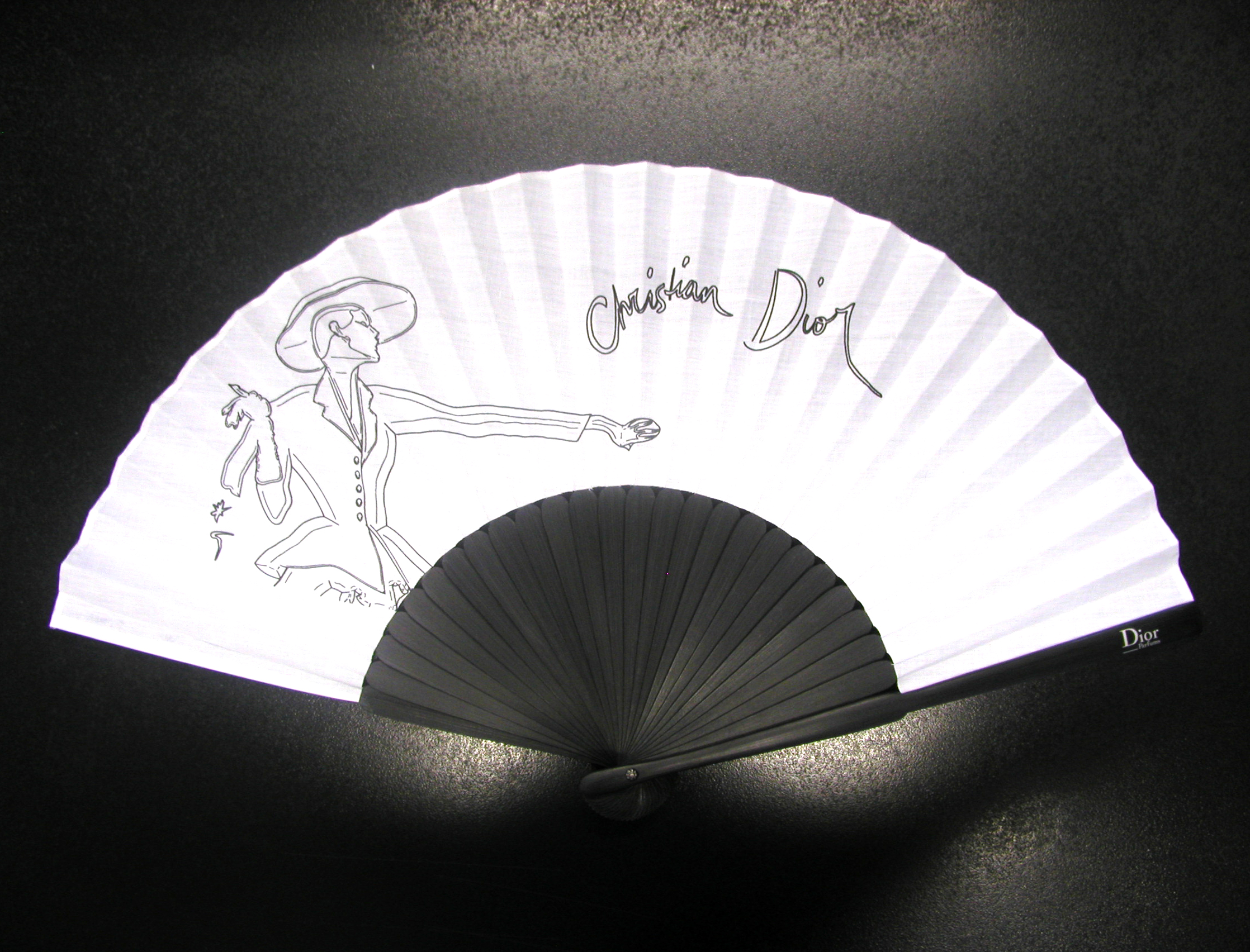 王星記積極調(diào)整產(chǎn)品結(jié)構(gòu) 促進(jìn)企業(yè)轉(zhuǎn)型升級(jí)